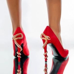 * BRAND NEW * 🐍🔥 Red Pump with Gold Snakes — QUEEN OF KINGS STILETTO